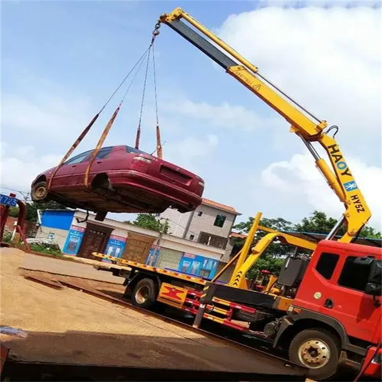 柳江吊车救援小汽车怎么吊